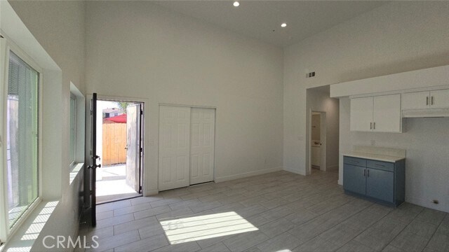 Foto del edificio - 10413 Avalon Blvd