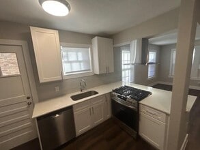 Building Photo - 2424 2nd St