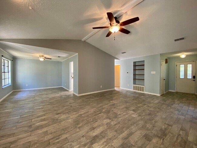Foto del edificio - Gorgeous 3 bed 2 bath Single Story Home in Austin!!!