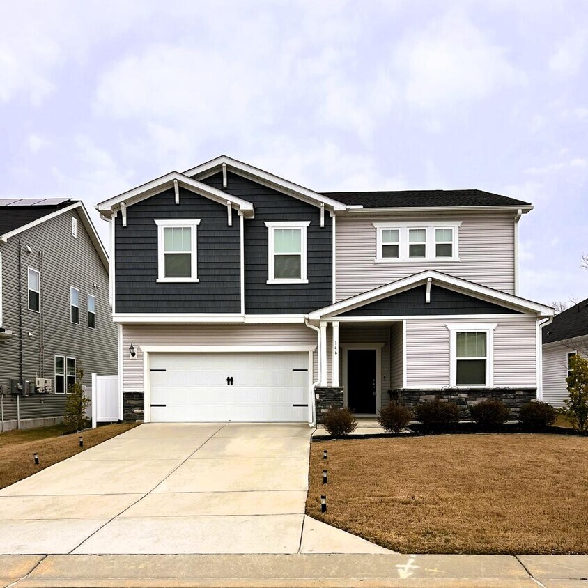 Foto principal - 146 Willow Grove Ln