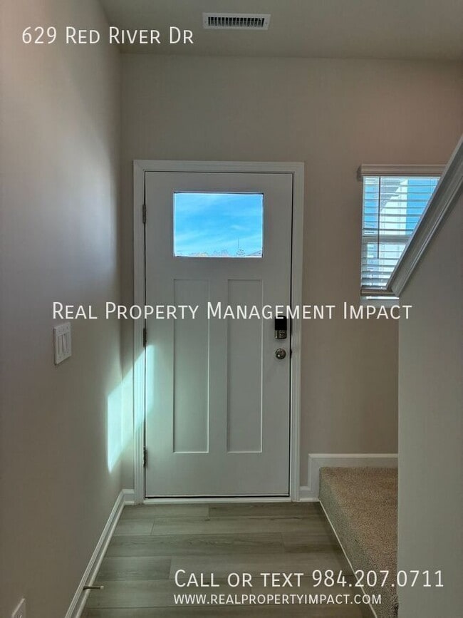 Building Photo - 629 Red River Dr