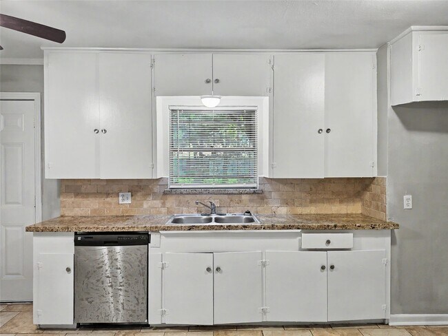 Foto del edificio - 1223 Shawnee St