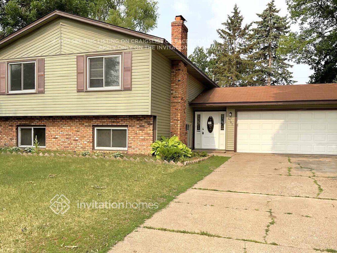 Primary Photo - 6701 N Bryant Ave