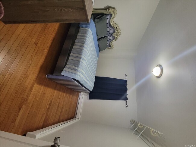 Foto del edificio - 219-08-219112 112th Rd