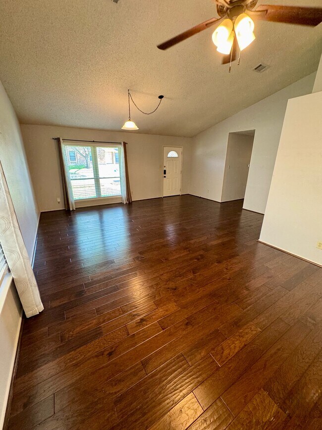 Building Photo - 4415 Seville Ln
