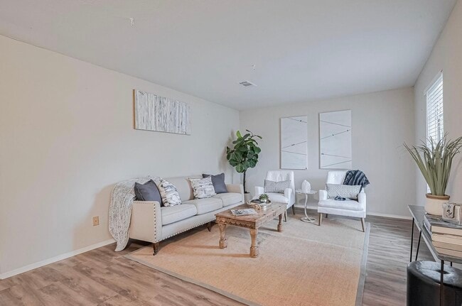 Building Photo - 505 Stoneledge Dr