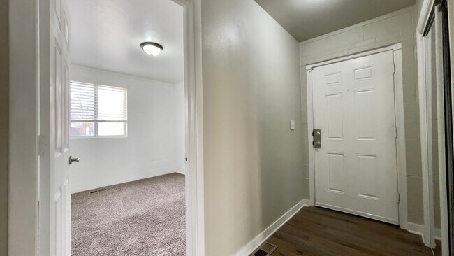 Building Photo - Welcome Home to South Colorado Springs!