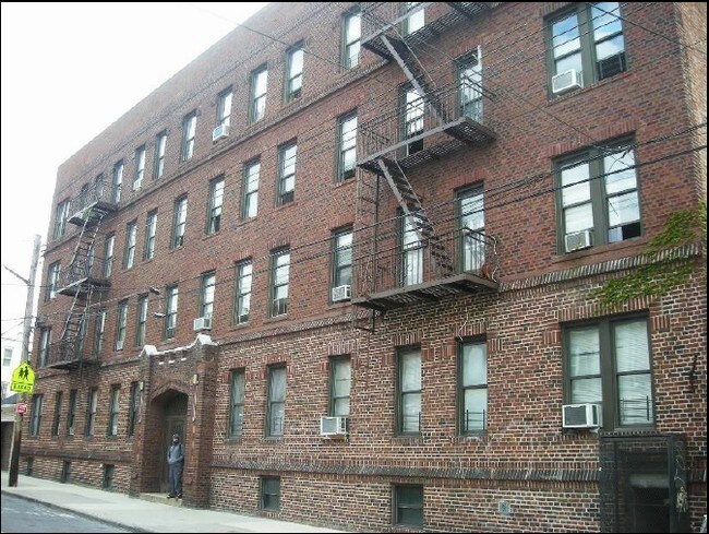 Foto del edificio - 87-21 87th St