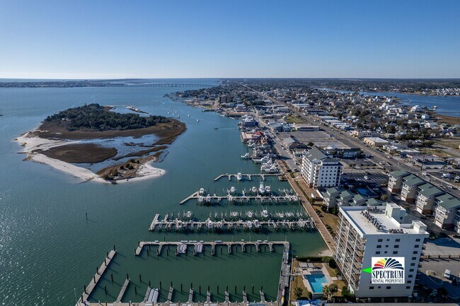 Foto del edificio - Waterfront Condo Available for Long Term R...