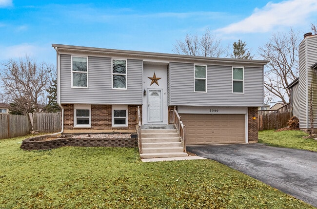 Building Photo - 2340 Portsmouth Ct