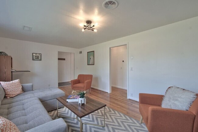 Foto del edificio - 1328 NE 9th Ave