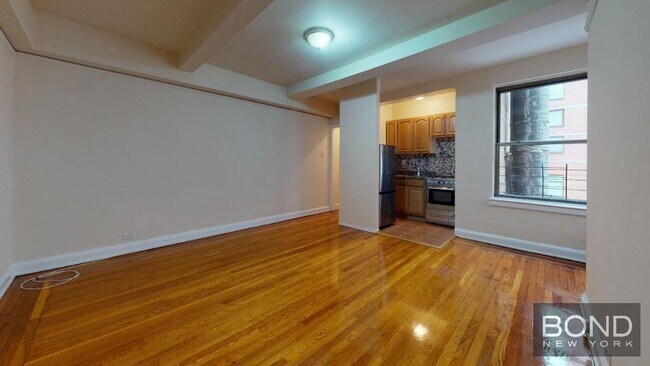 Building Photo - 301 E 38th St