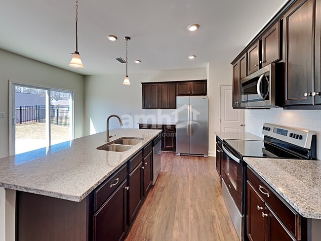 Foto del edificio - 869 Headland Wy
