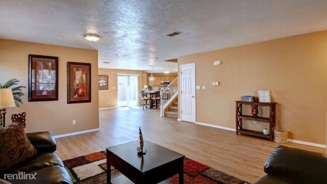 Building Photo - 4 br, 3 bath House - 12428 Himalayan Way NE,