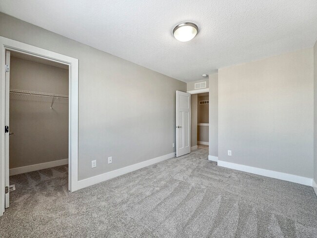 Foto del edificio - 1404 NE Primrose Ln