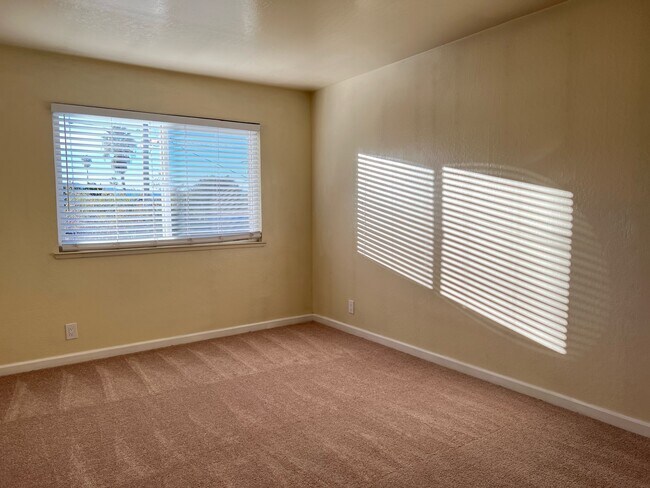 Foto del edificio - 5777 Lilac Blossom Ln