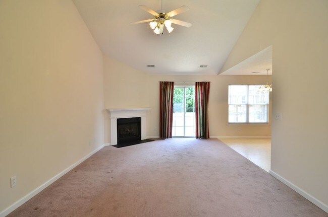 Building Photo - 305 Providence Plantation Cir
