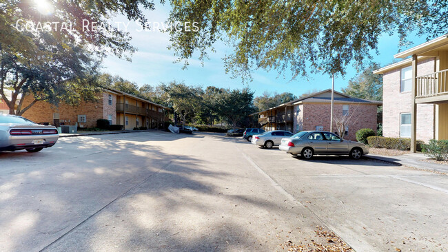 Foto del edificio - 1858 Norwood Ct