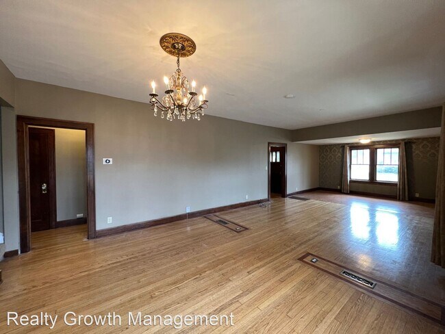 Building Photo - 3 br, 2 bath House - 124 11th Ave NW