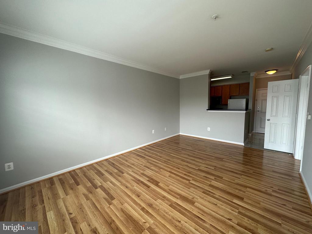 Foto principal - 4862 Eisenhower Ave