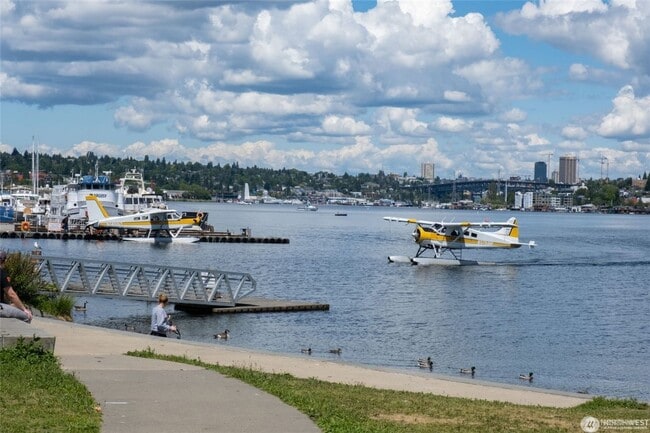 Building Photo - 2Bd/2Ba Seattle Condo