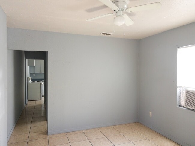 Foto del edificio - 901 W Anderson St