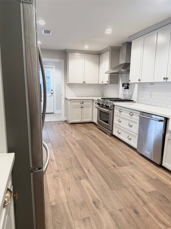 Foto del edificio - 13610 Taylorcrest Rd