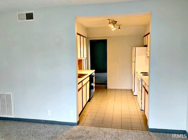 Building Photo - 222 Euclid Dr