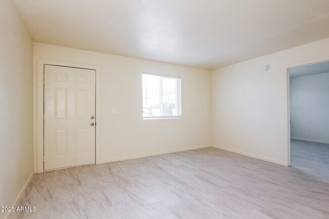 Foto del edificio - 2615 E Greenway Rd
