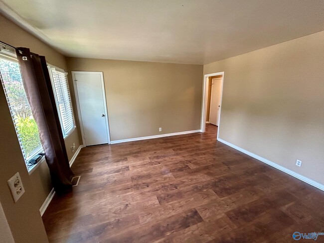 Building Photo - 4714 Westwood Dr NW