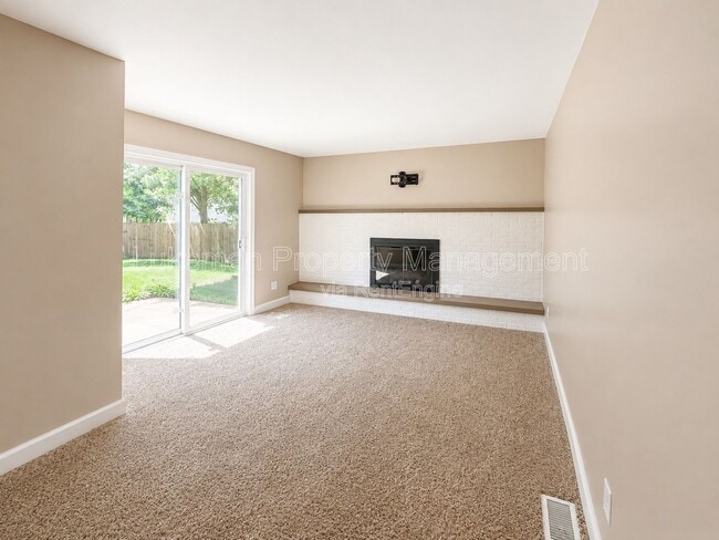 Building Photo - 6318 Avon St