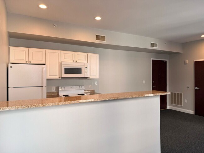 Foto del edificio - 210 Farmington Ave