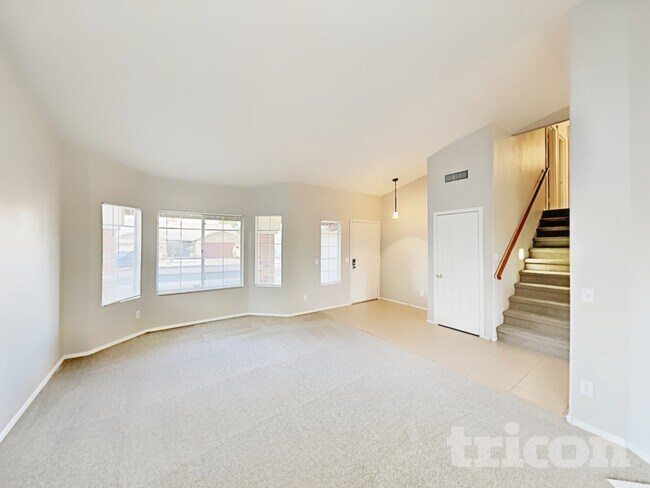 Building Photo - 6604 E Fairbrook St