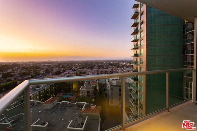 Foto del edificio - 13700 Marina Pointe Dr