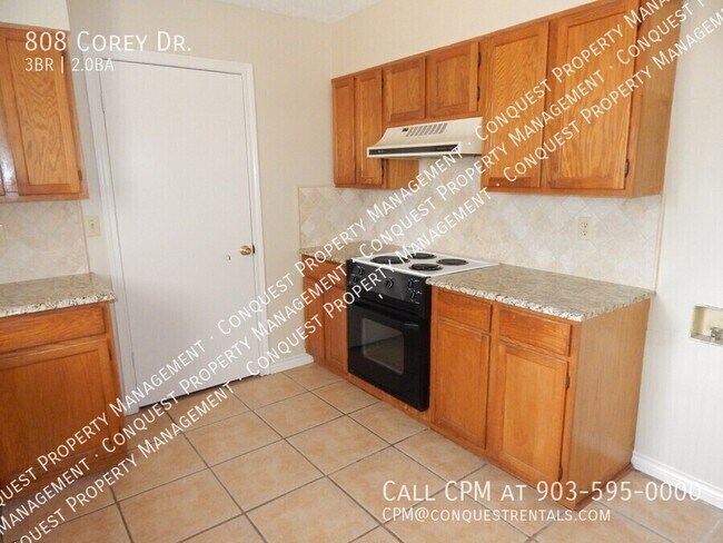 Building Photo - 808 Corey Dr