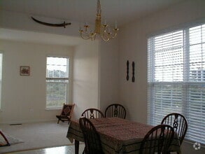 Building Photo - 12950 Park Crescent Cir