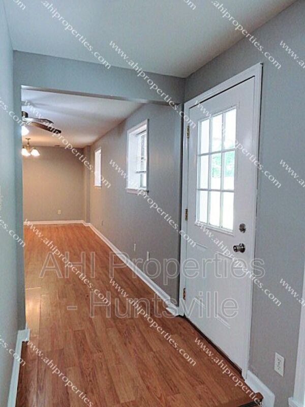 Building Photo - 3218 Uvalde Ln NW