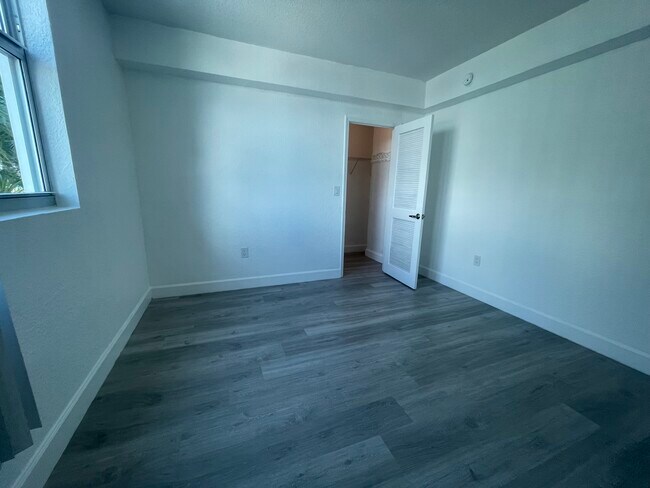 Foto del edificio - 7501 E Treasure Dr