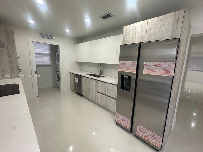 Foto del edificio - 526 S Rainbow Dr