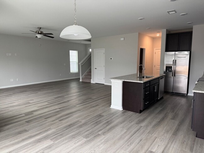 Foto del edificio - Brand New 4 bedroom home!!