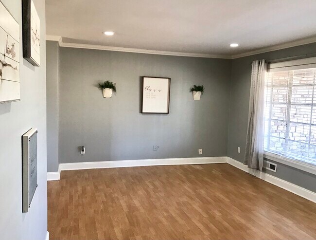 Foto del edificio - 2132 Fremont Dr