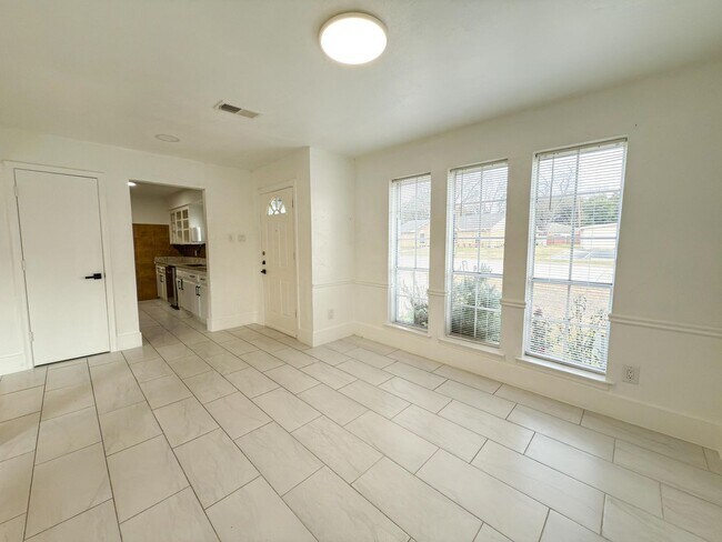 Building Photo - 7528-7528 Thistle Ln