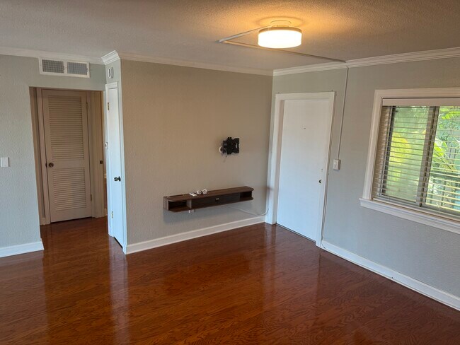 Building Photo - 3232 S Macdill Ave