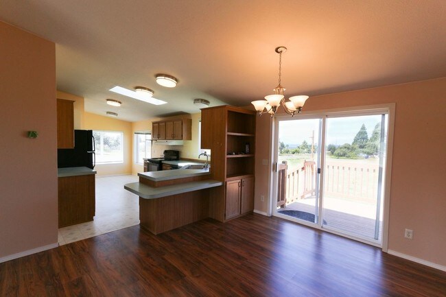 Building Photo - 70 Ridge View Dr