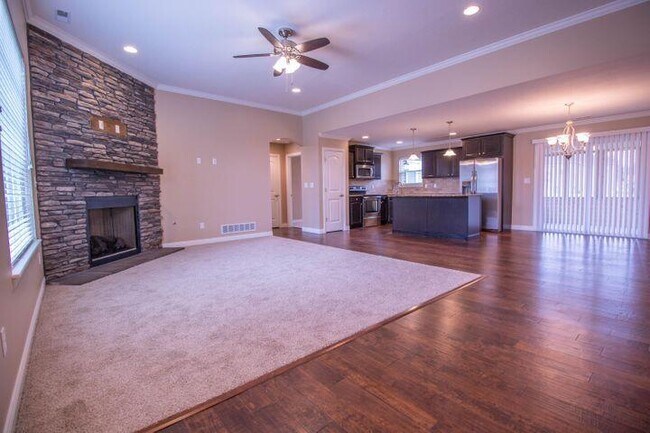 Building Photo - 4504 Cedar Falls Ln