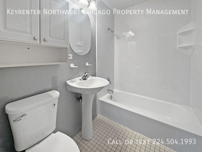 Building Photo - 1902-1904 N Seminary Ave-