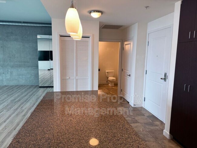 Foto del edificio - 1080 Park Blvd