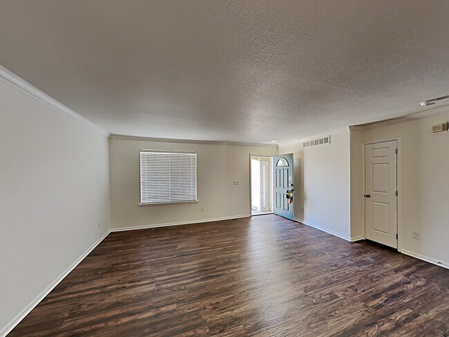 Building Photo - 5455 S Shawnee Way