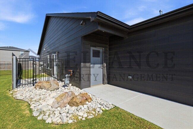 Foto del edificio - 2755 S Greenleaf St