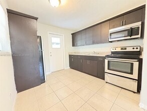 Building Photo - 3810 SW 55th Ave